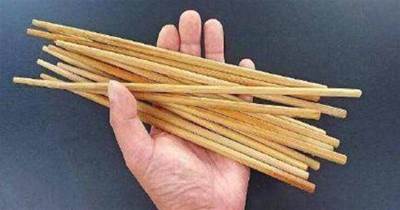 舊筷子一根都不能扔，綁根繩子放陽臺，一年省下幾百元，方法真棒
