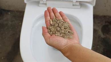 馬桶裡撒一把清潔粉，不管多髒多厚的污垢，用水一沖馬桶煥然一新，簡單實用
