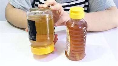 買蜂蜜時只要把瓶子倒過來，就可以區分好壞蜂蜜，現在知道不算晚